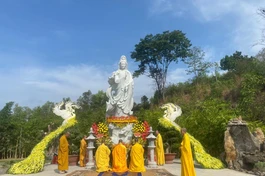 Lễ an vị tôn tượng Bồ-tát Quan Thế Âm tại đồi tùng Quan Âm Viên Minh