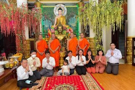 Đoàn Tổng Lãnh sự Vương quốc Campuchia ở TP.HCM thăm chùa PituKhôsaRăngSây