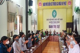 Niệm Phật cầu gia hộ trước khi tiến hành phiên họp