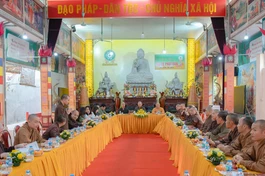 Quang cảnh phiên họp