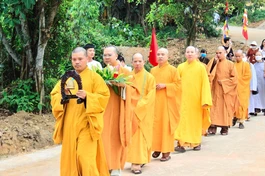 Lễ rót đồng đúc kim thân Đức Phật A Di Đà tại chùa Tiên (TP.Phúc Yên, Vĩnh Phúc)