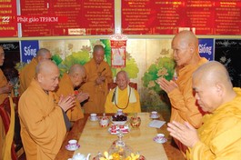 Chư tôn đức giáo phẩm trong một lần khánh tuế Đại lão Hòa thượng Thích Trí Tịnh tại chùa Vạn Đức - Ảnh: Bảo Toàn