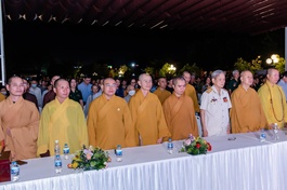 Phút tưởng niệm các anh hùng, liệt sĩ tại Nghĩa trang Liệt sĩ Hàm Rồng