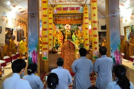 Lễ dâng cúng pháp y tại chùa Thiên Vân (quận 12, TP.HCM) 