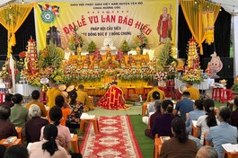 Khóa lễ cầu siêu tại chùa Hương Cốc