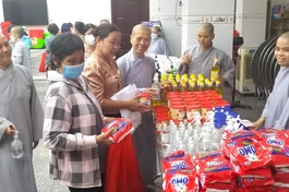 "Siêu thị 0 đồng" ở chùa Bồ Đề Lan Nhã: Vu lan ấm áp yêu thương