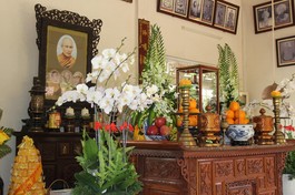 Hương án tưởng niệm cố Trưởng lão Hòa thượng Thích Thiện Siêu