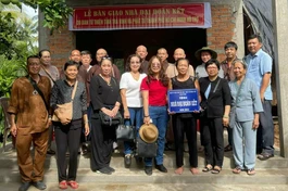 Trà Vinh: Ban Từ thiện - Xã hội Phật giáo tỉnh trao tặng 2 căn nhà Đại đoàn kết