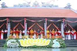 Cắt băng khánh thành ngôi Tam bảo chùa Khải Minh
