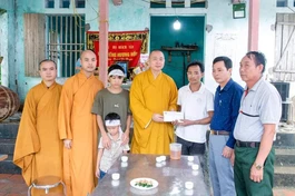 Thanh Hóa: Ban Trị sự GHPGVN tỉnh hỗ trợ gia đình có nạn nhân tử vong do mưa lũ