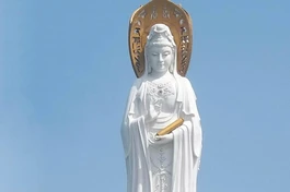 Nguyện lớn vì đời luôn hiện thân 