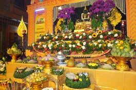 Vật phẩm để cúng trăng trong lễ Ok Om Bok tại chùa Candaransi (quận 3, TP.HCM) - Ảnh: Như Danh/BGN