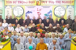 Lớp Sơ cấp Phật học quận 8 tổ chức lễ tri ân Ban Chủ nhiệm, giáo thọ sư