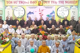 Lớp Sơ cấp Phật học quận 8 tổ chức lễ tri ân Ban Chủ nhiệm, giáo thọ sư