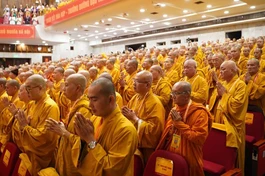 Đại hội nhất tâm niệm hồng danh Đức Bổn Sư 3 lần để tấn phong giáo phẩm