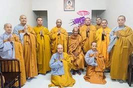 Bình Thạnh: Khánh chúc chư tôn giáo phẩm được suy tôn, suy cử trong Đại hội IX GHPGVN