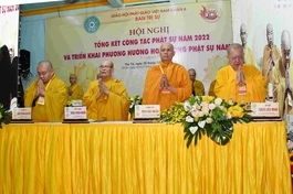 Chư tôn đức chứng minh hội nghị