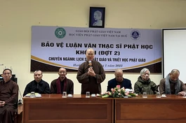 Hòa thượng Thích Hải Ấn sách tấn các học viên trước khi tiến hành bảo vệ luận văn