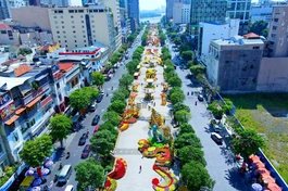 Đường hoa Nguyễn Huệ Tết 2023 được chia thành 2 chương, gồm “Xuân an vui” và “Xuân thịnh vượng”