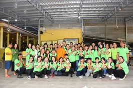 Câu lạc bộ Thiện Duyên trao quà Tết đến người bị nhiễm chất độc da cam