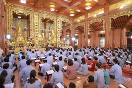 Đông đảo Phật tử về chùa Thiên Quang, Bà Đa dự lễ rằm tháng Giêng