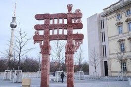 Bản sao của cổng (torana) phía Đông đại tháp Sanchi ở miền Trung của Ấn Độ được dựng lên ở Berlin