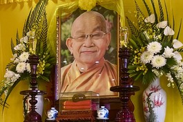 Di ảnh cố Hòa thượng Thích Minh Bá