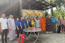 Trà Vinh: Chùa Hàn Sơn khởi công xây dựng "Mái ấm gia đình số 17" và tặng quà cho hộ nghèo
