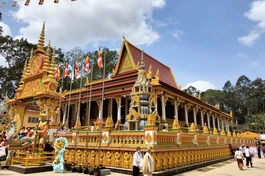 Chánh điện chùa SamRongEk hoàn thành sau 4 năm xây dựng