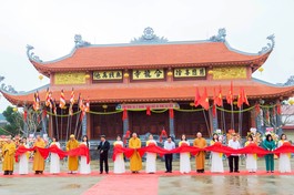 Cắt băng khánh thành ngôi đại hùng bảo điện chùa Hợp Long