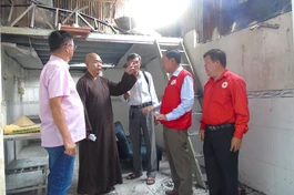 Phật giáo Q.8 hỗ trợ các gia đình bị hỏa hoạn