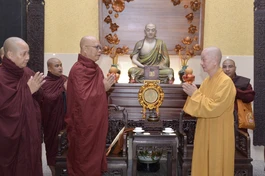 Chư Tăng Ban Giám hiệu Trường Đại học Quốc tế Truyền bá Phật giáo Nguyên thủy Miến Điện thăm Đức Pháp chủ GHPGVN tại chùa Huê Nghiêm - TP.Thủ Đức (TP.HCM)