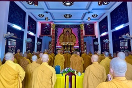 Lễ Bố-tát tại hạ trường tu viện Tường Vân