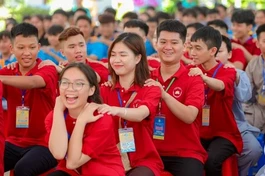 Hơn 1.000 bạn trẻ tham dự khóa tu tại chùa Đại Bi và chùa Huệ Quang