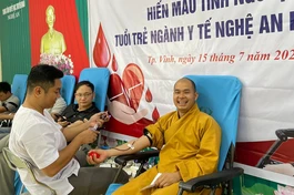 Chư Tăng, Phật tử chùa Phúc Linh và chùa Da hiến máu nhân đạo