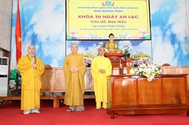 Đại đức Thích Lệ Ngôn phát biểu cảm tạ sau thời pháp thoại