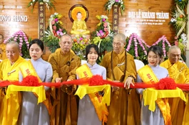 Chư tôn giáo phẩm cắt băng khánh thành chùa Long Hưng (thôn Phước Long, X.Bình Đào, H.Thăng Bình, Quảng Nam) 