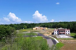 Toàn cảnh Trung tâm học tập và Thư viện Dalai Lama