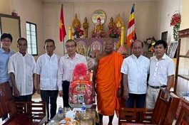 Trà Vinh: Lãnh đạo Ủy ban MTTQVN tỉnh thăm, chúc mừng lễ Sene Đôn-ta