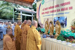 Trà Vinh: Lễ rót đồng đúc tôn tượng Đức Phật Thích Ca Mâu Ni tại chùa Long Bửu