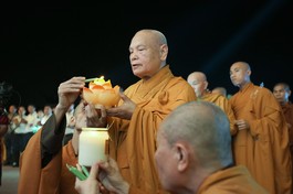 Hòa thượng Thích Thiện Nhơn, Chủ tịch Hội đồng Trị sự GHPGVN, viện chủ chùa Quốc Ân Khải Tường chủ trì buổi lễ 