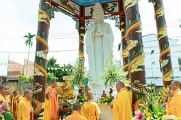 Lễ khánh tạ Quan Âm các và an vị tôn tượng Bồ-tát Quan Thế Âm tại chùa Hồng Phước