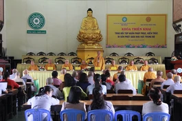 Hòa thượng Thích Thọ Lạc, Trưởng ban Văn hóa T.Ư phát biểu trong buổi triển khai các đề án tại chùa Từ Đàm (TP.Huế)