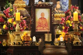 Hương án Đức Phật hoàng Trần Nhân Tông tại chùa Sắc tứ Long Sơn