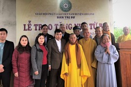 Quảng Trị: Ban Trị sự GHPGVN H.Gio Linh trao tặng nhà Từ bi