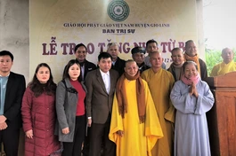 Quảng Trị: Ban Trị sự GHPGVN H.Gio Linh trao tặng nhà Từ bi