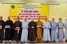 Quỹ "Khuyến học Hiếu thảo" do Ni sư Thích nữ Chúc Hiếu làm chủ nhiệm trao 40 suất học bổng đến các nghiên cứu sinh, học viên Thạc sĩ Phật học khóa VI