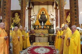 Lễ kỷ niệm ngày Đức Phật Thích Ca Mâu Ni thành đạo được tổ chức tại chánh điện chùa Từ Đàm