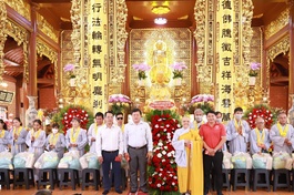 Xuân ấm tình thương