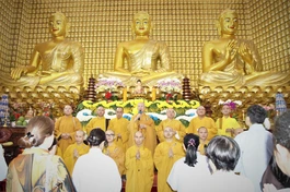 Đoàn thăm, cúng dường tại chùa Giác Ngộ (Q.10, TP.HCM)